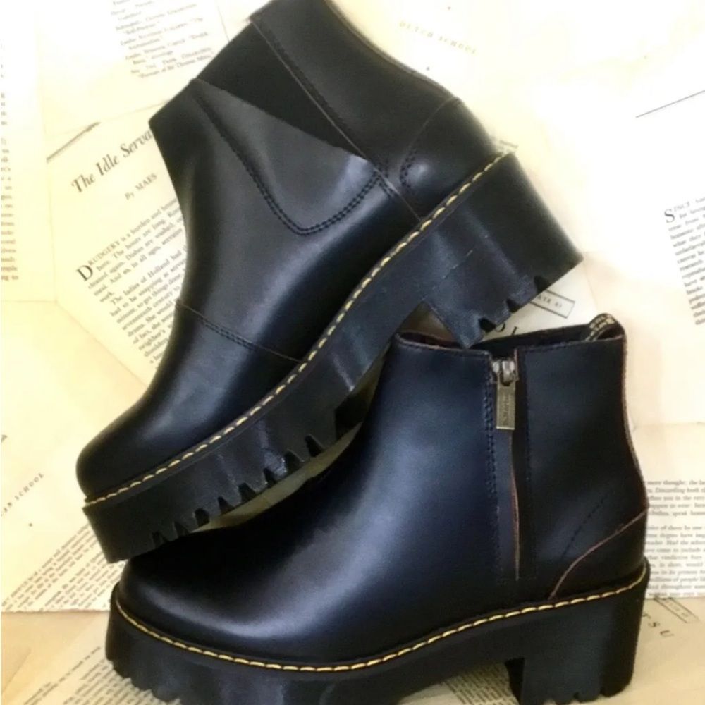 Free People Dr Martens Rometty 11 Smooth Boot Platform Black Leather - Picture 2 of 8